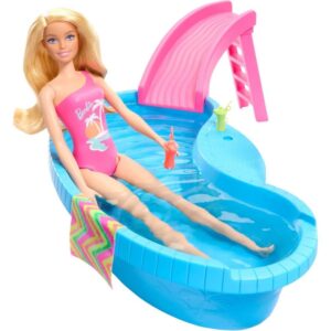 Barbie Estate Piscina Glam com Boneca Loira - Imagem 2