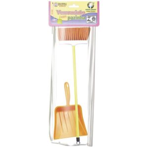 Brincando de Casinha Vassoura com Pa - Imagem 1