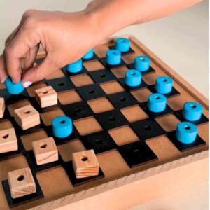 Jogo de Tabuleiro Braille Dama de Madeira - Imagem 1